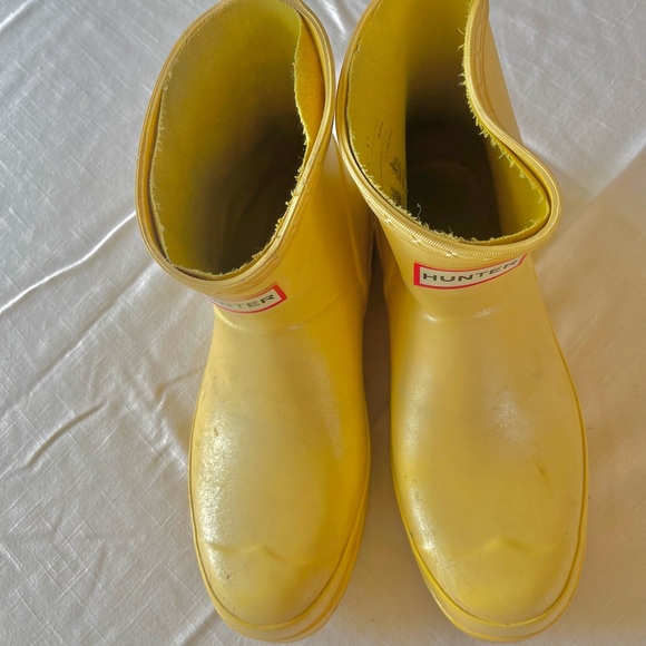 Hunter Ankle Bootie - Picture 2 of 2